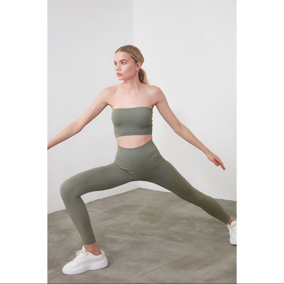 High Waist Ribbed Green Leggings - Picture 3 of 5